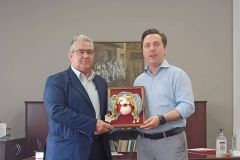 Με Κουτσούμπα