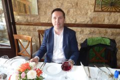 Η πρώτη δημόσια εμφάνιση